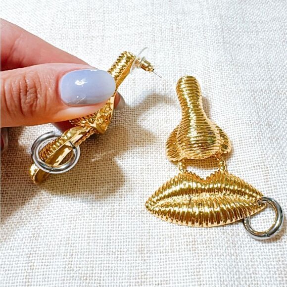 Retro lips dangle earrings N482 - Picture 3 of 4